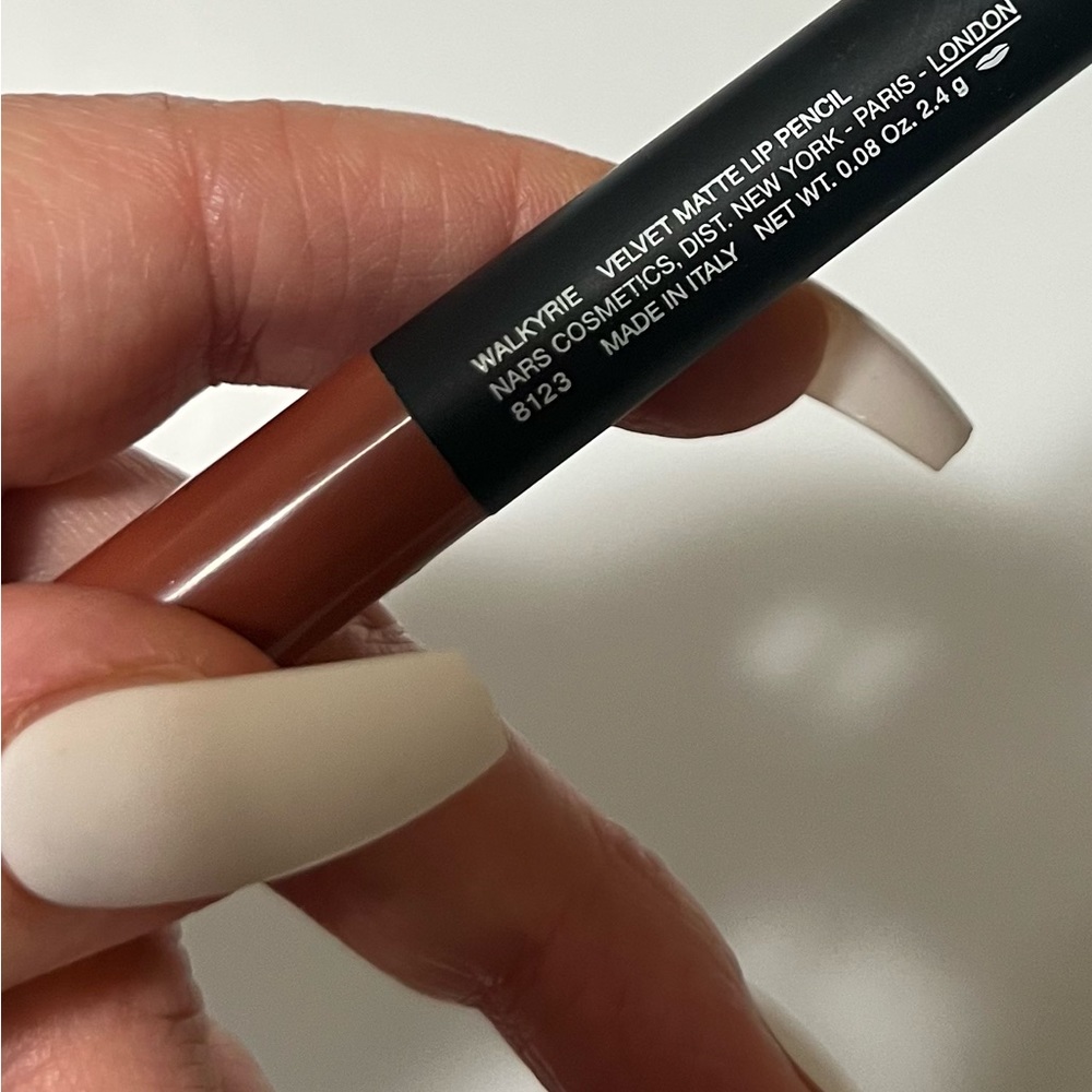 NARS Velvet matte lip pencil shade walkyrie